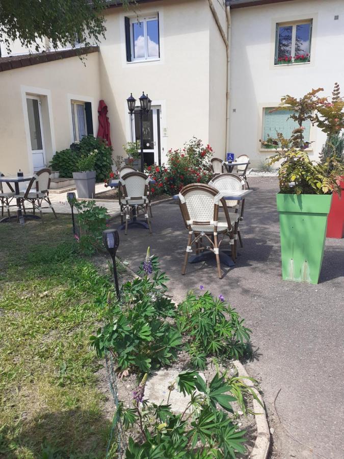 Logis Au Puits Enchante Saint-Martin-en-Bresse Exterior photo